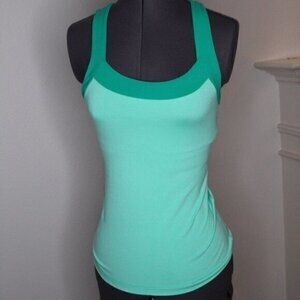 LUCY top XS green workout top